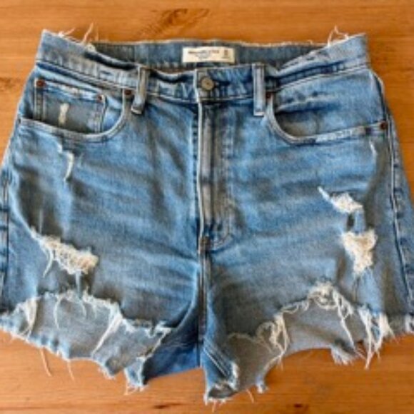 Abercrombie & Fitch Curve Love the Mom Shorts high rise 30/10 - Picture 1 of 4